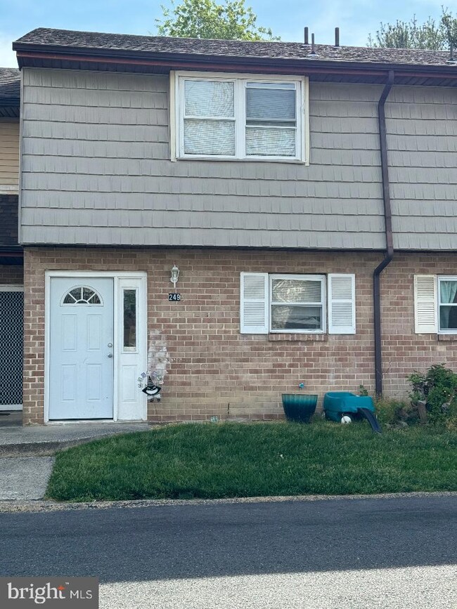 249 La Cascata, Clementon, NJ 08021 - photo 2