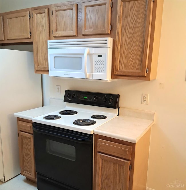 5320 Meadow Walk Ln, Cincinnati, OH 45247 - photo 2