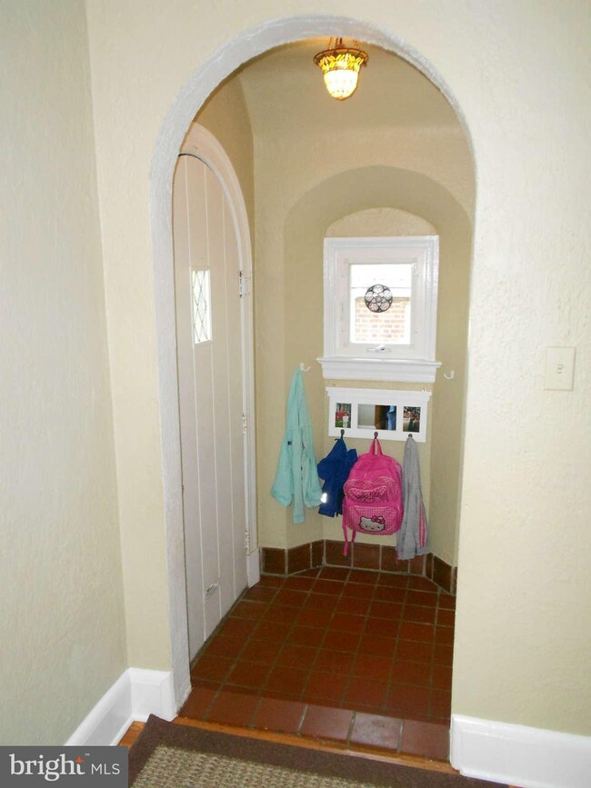 2237 Lake Ave, Baltimore, MD 21213 - photo 3