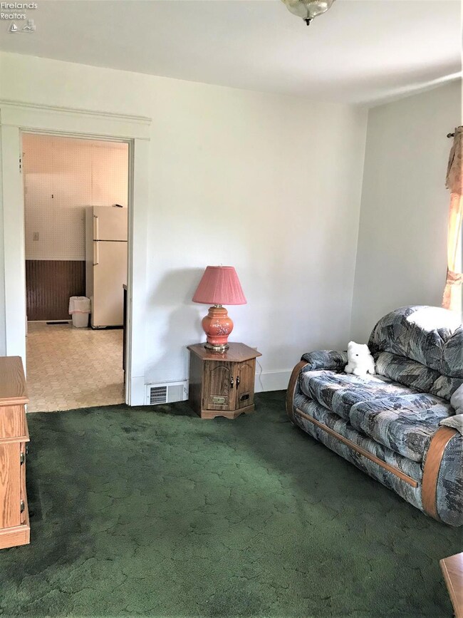 2305 E 33rd St, Lorain, OH 44055 - photo 7