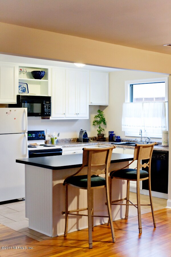 3869 Eloise St, Jacksonville, FL 32205 - photo 4