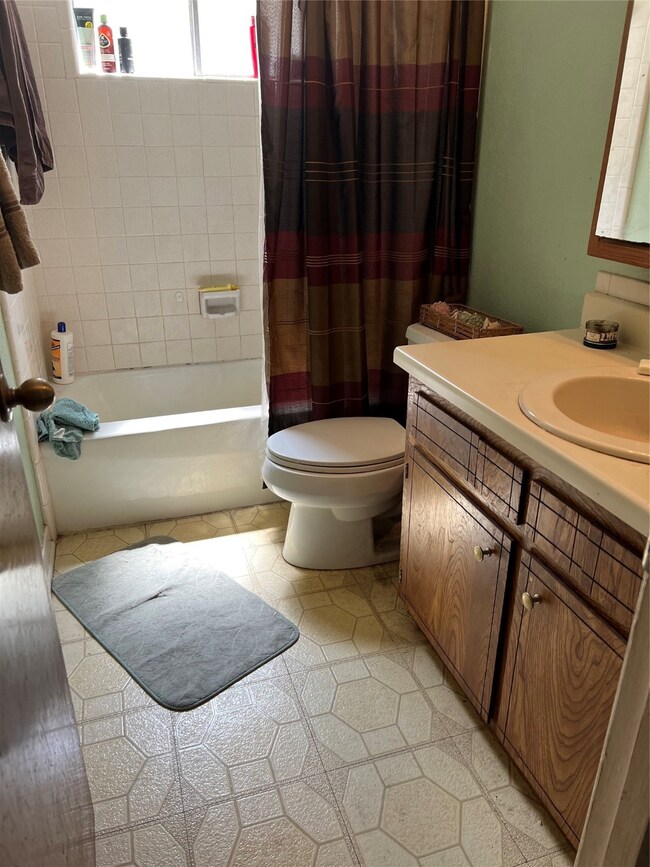 7243 Brook Stone Dr, Houston, TX 77040 - photo 6