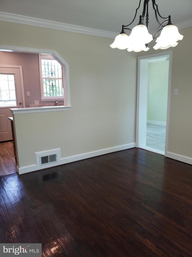 1601 Woodhill Ct, Hyattsville, MD 20785 - photo 4