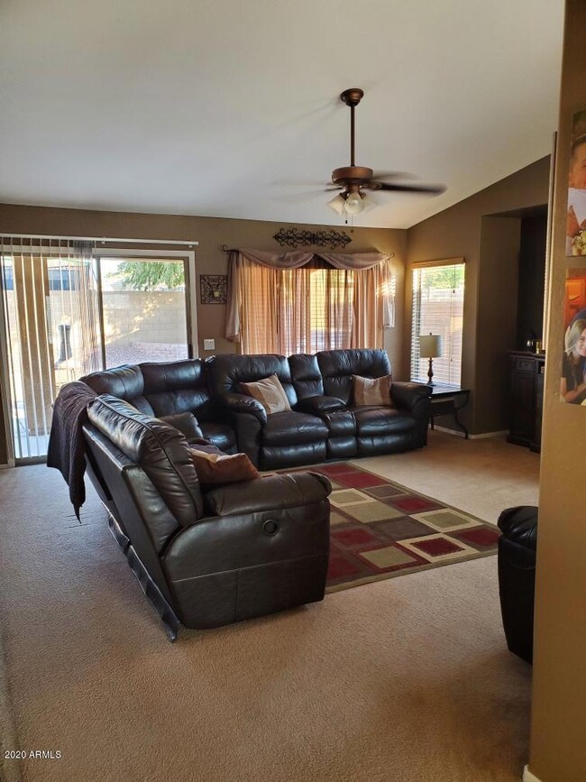 Family room 2