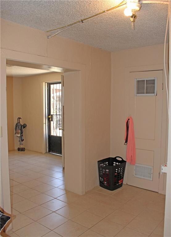 317 N Carolina Dr unit A, B, El Paso, TX 79915 - photo 3