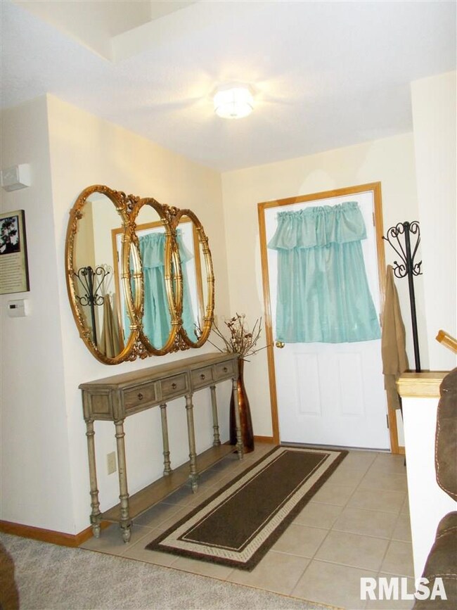 6540 Madison St, Davenport, IA 52806 - photo 4