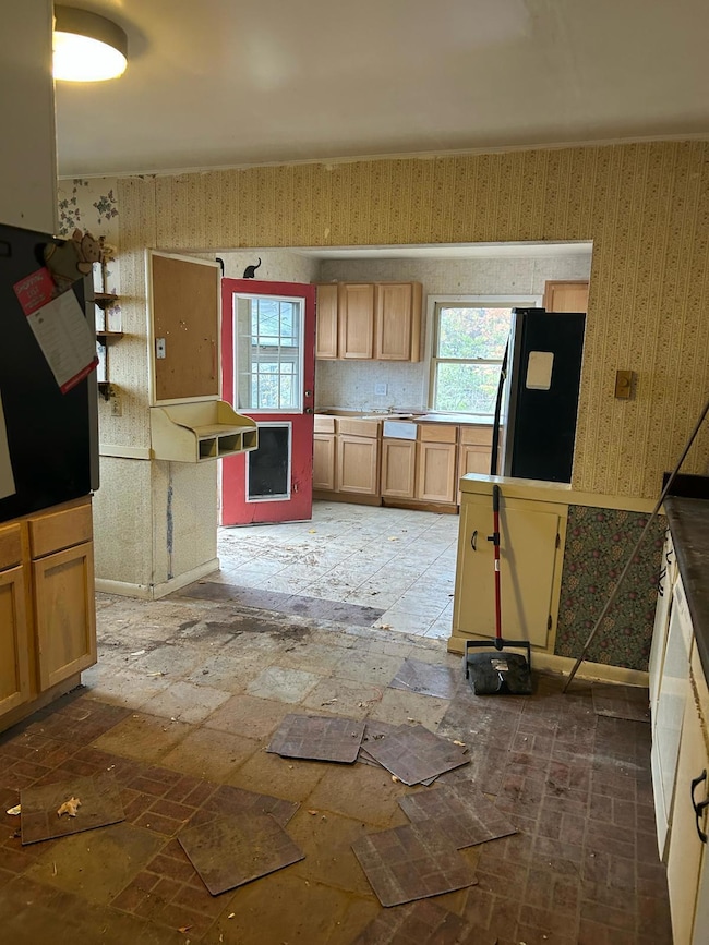 709 Regent St, Niles, MI 49120 - photo 5