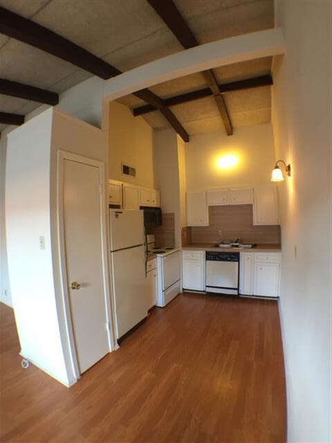 2404 Longview St unit 205, Austin, TX 78705 - photo 4