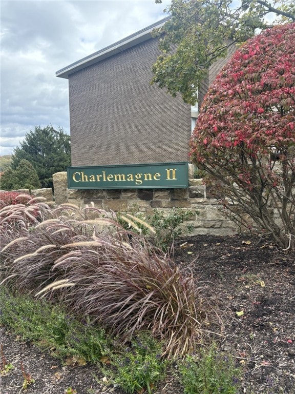 1208 Charlemagne Cir unit 1208, Pittsburgh, PA 15237 - photo 2