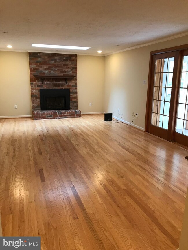 9569 Angelina Cir, Columbia, MD 21045 - photo 7