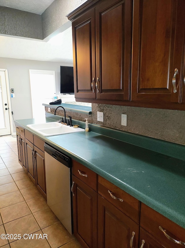 44 SUMMERVIEW DR KITCHEN 3