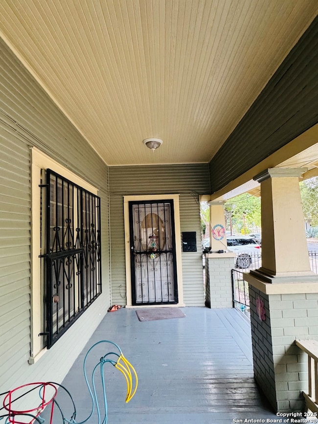 314 Devine St, San Antonio, TX 78210 - photo 4