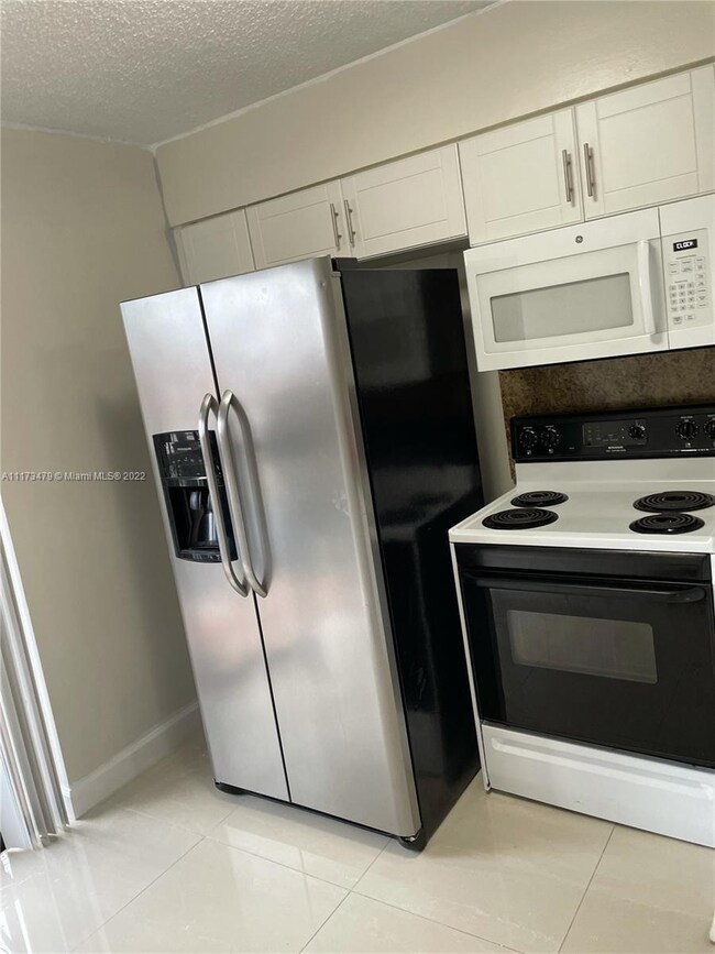 5440 W 21st Ct unit 201, Hialeah, FL 33016 - photo 2