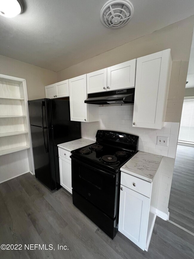 2425 Dolphin Ave unit A, Jacksonville, FL 32218 - photo 4