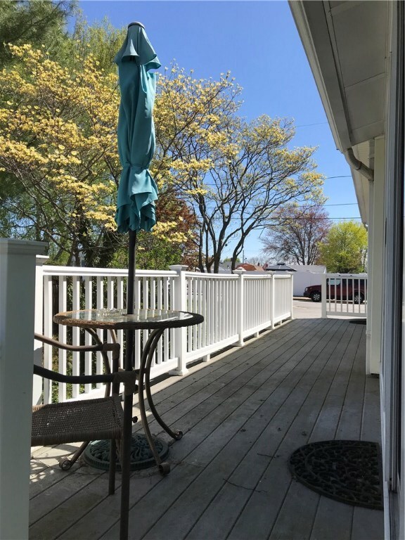 21 Rocco Ave, Pawtucket, RI 02860 - photo 4