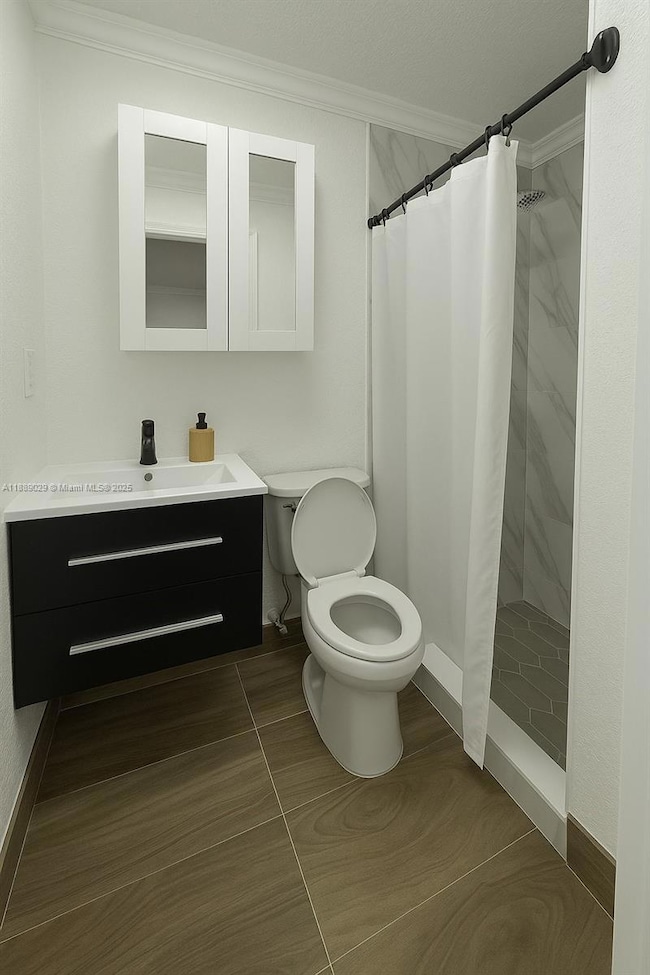 359 E 46th St, Hialeah, FL 33013 - photo 7