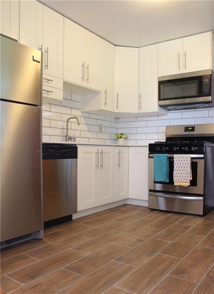 All brand new stainless appliances!