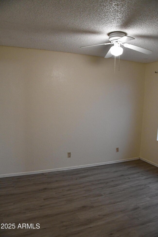 2437 E Tracy Ln unit 1, Phoenix, AZ 85032 - photo 4