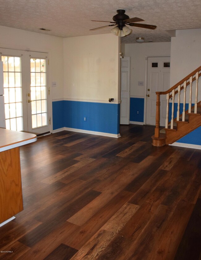 912 Stately Pines Rd_Eat-In_1