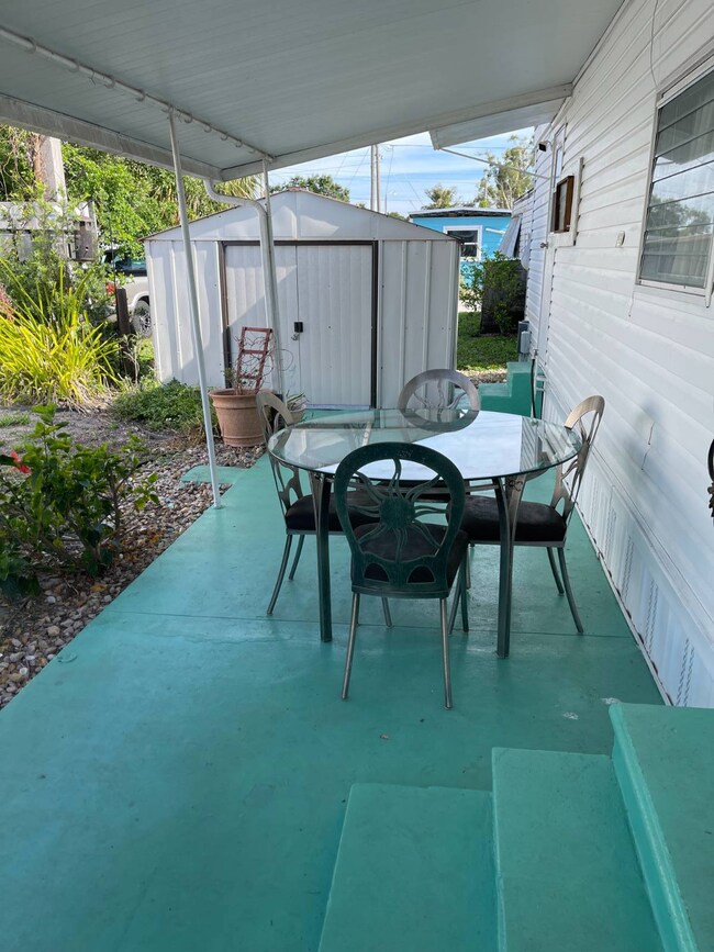 5917 14th St W unit 419, Bradenton, FL 34207 - photo 2