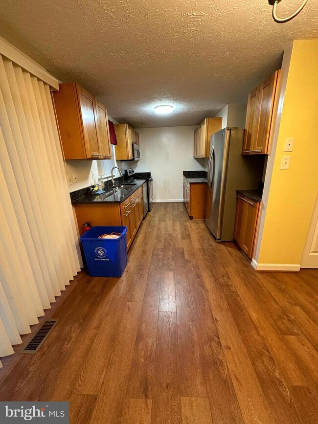 19311 Midridge Rd, Germantown, MD 20876 - photo 5