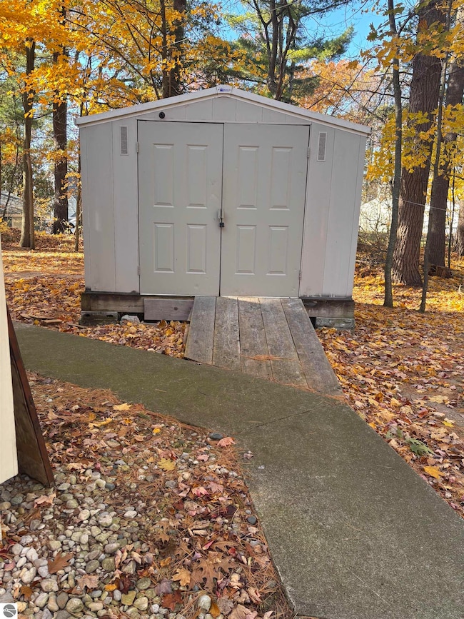 8661 Deadstream Rd, Honor, MI 49640 - photo 5