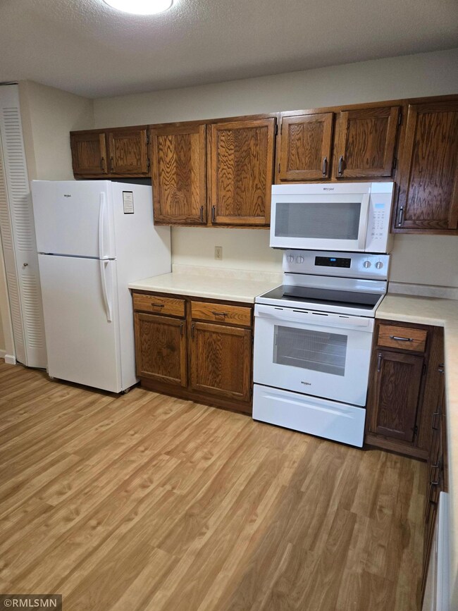 6615 Lake Shore Dr S unit 902, Richfield, MN 55423 - photo 7