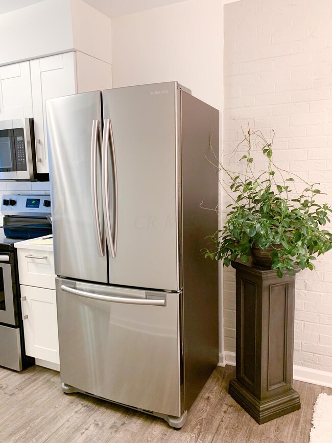 STAINLESS FRIDGE