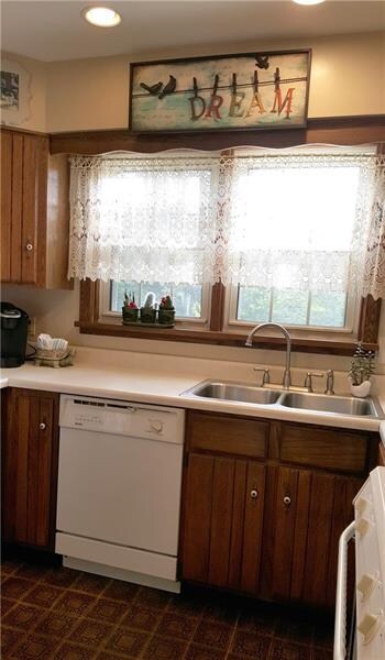 Kitchen has recessed lighting