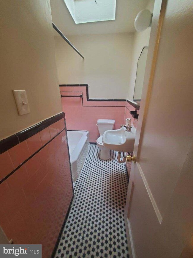 3928 Rokeby Rd, Baltimore, MD 21229 - photo 6