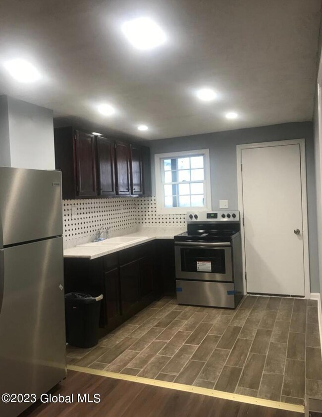 16 Cortland Place, Albany, NY 12203 - photo 5