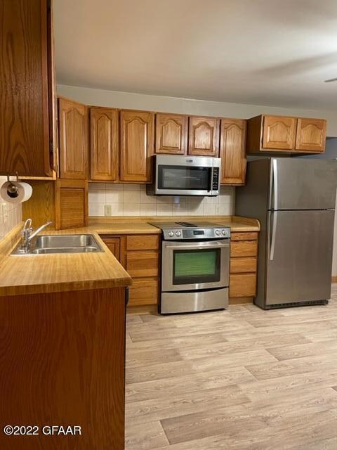 1411 S 19th St, Grand Forks, ND 58201 - photo 5