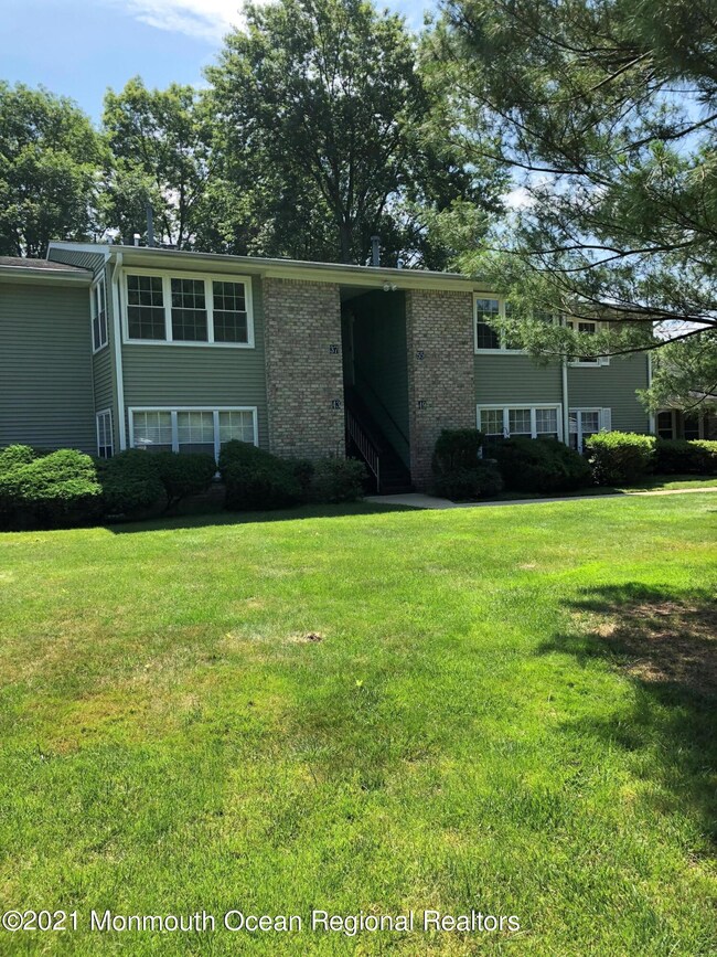 55 Snowburry Ct unit 292, Red Bank, NJ 07701 - photo 3