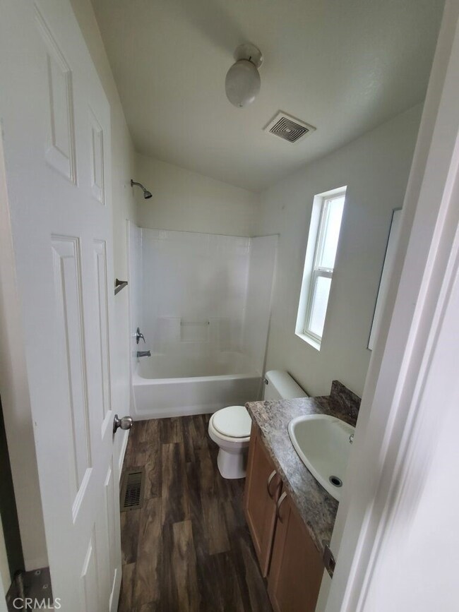 8562 C Ave unit 35, Hesperia, CA 92345 - photo 7