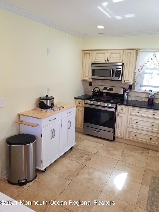 128 Greenwood Rd, Morganville, NJ 07751 - photo 4