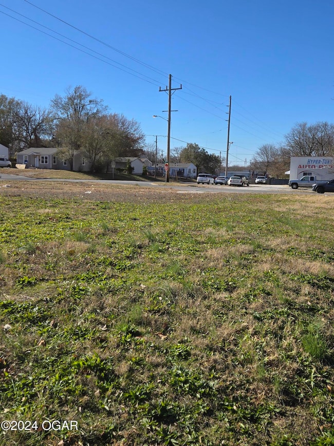 2009 E 4th St, Joplin, MO 64801 - photo 5