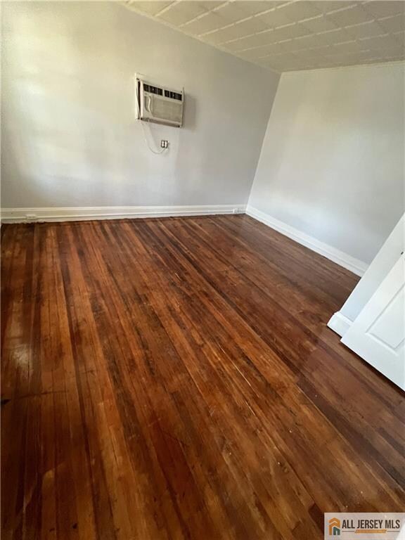 361 Prospect St, Perth Amboy, NJ 08861 - photo 2