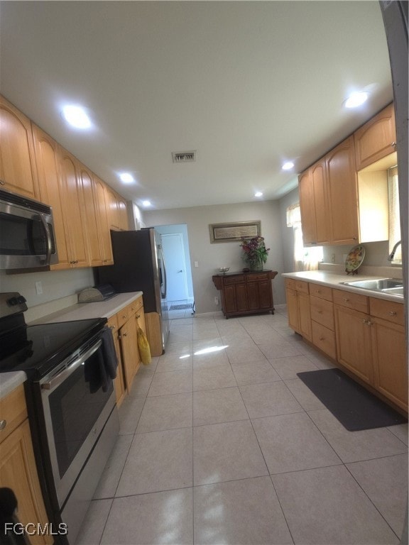 629 NE 15th Ct, Cape Coral, FL 33909 - photo 3