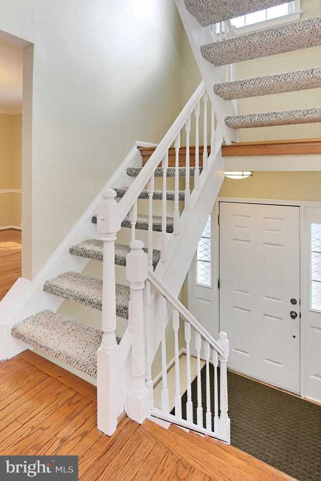 5712 Mason Bluff Dr, Burke, VA 22015 - photo 6