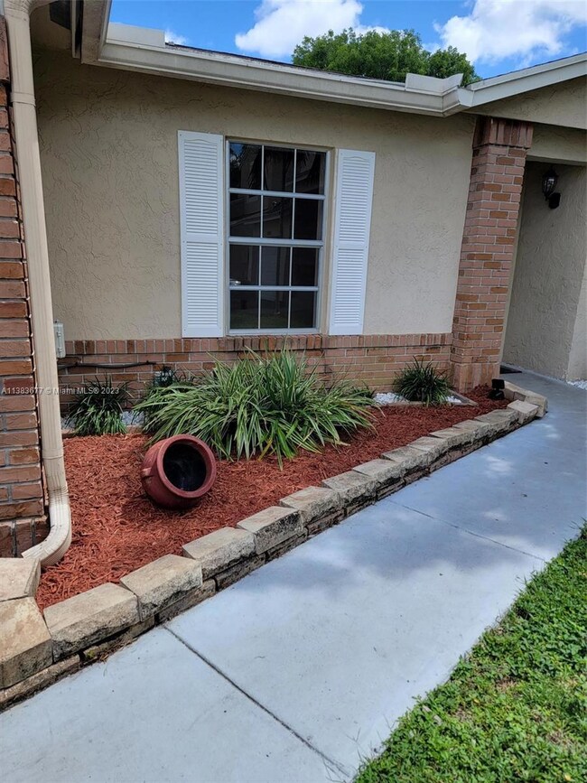 14115 Langley Place, Davie, FL 33325 - photo 2