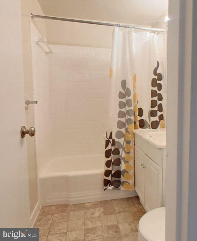 The Lancaster unit 215, Arlington, VA 22204 - photo 7