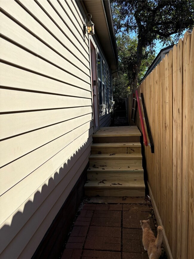 908 Enid St unit 1, Houston, TX 77009 - photo 4