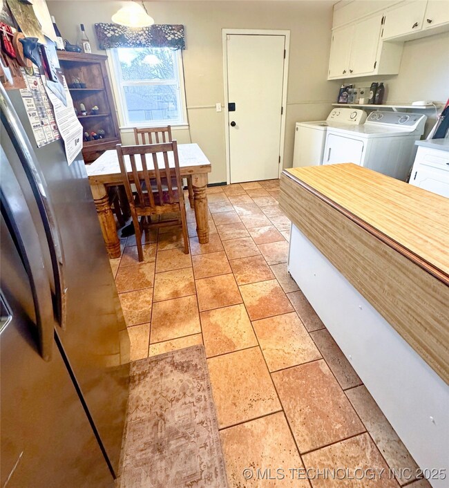 710 W Tahlequah Ave, Sulphur, OK 73086 - photo 5