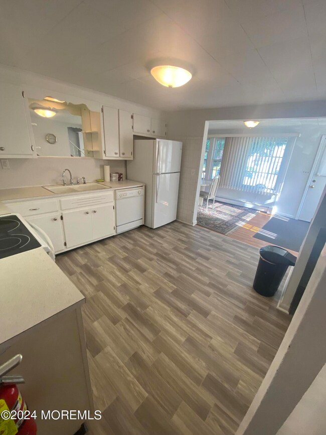 208 Norwood Ave unit B, Oakhurst, NJ 07755 - photo 6