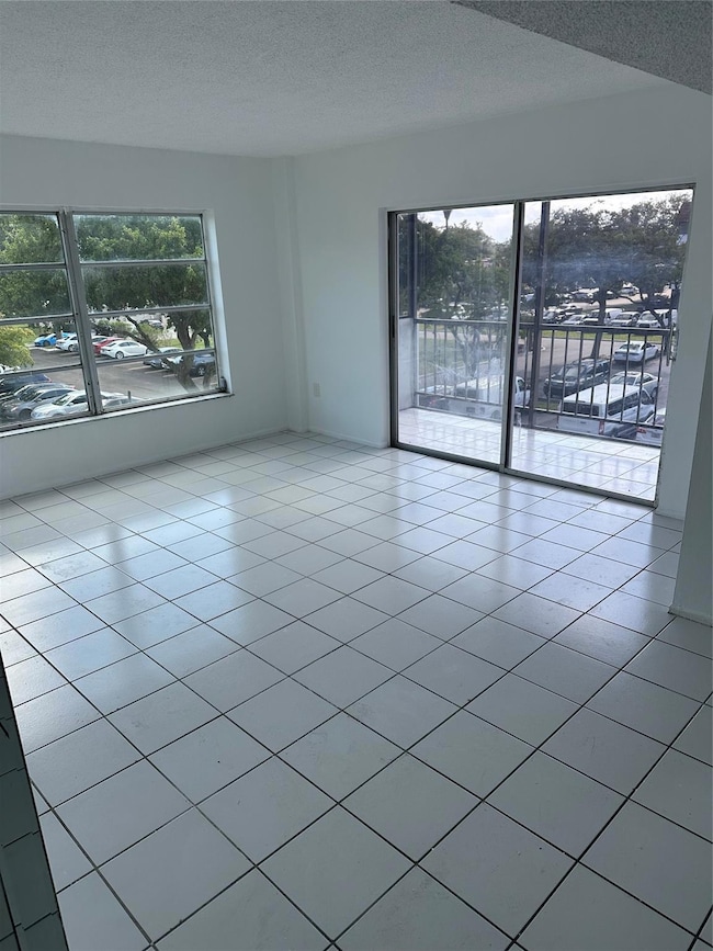 Manors of Inverrary unit 314, Lauderhill, FL 33319 - photo 4