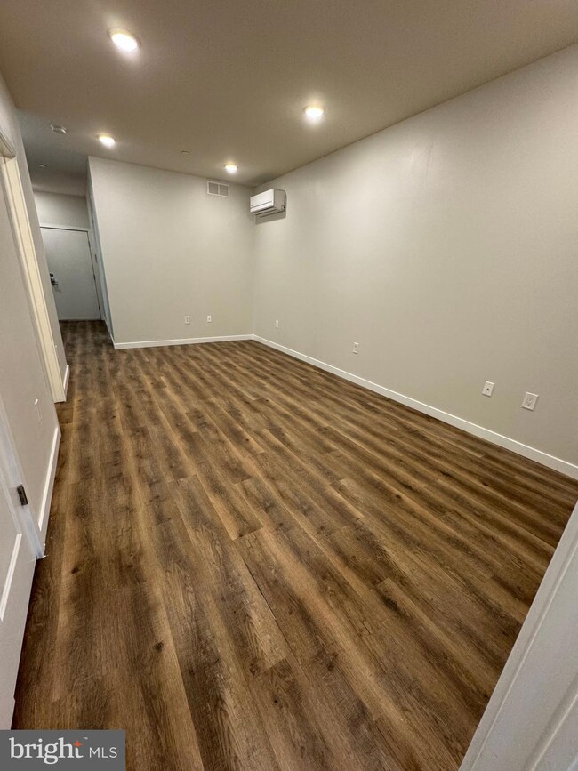 707 N 40th St unit 5, Philadelphia, PA 19104 - photo 5