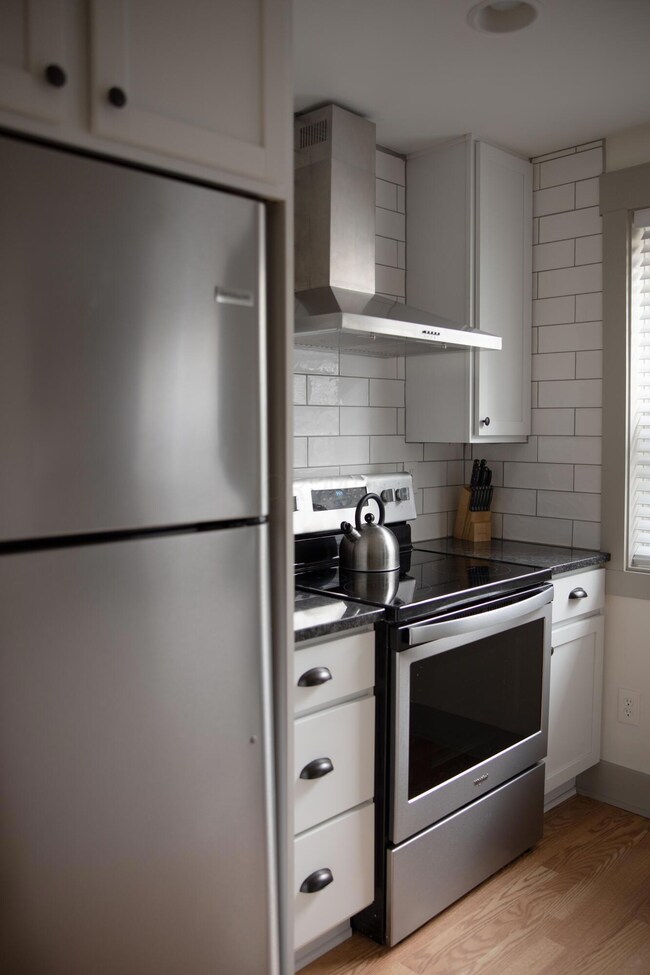 402 W 3rd Ave unit 3, Columbus, OH 43201 - photo 3