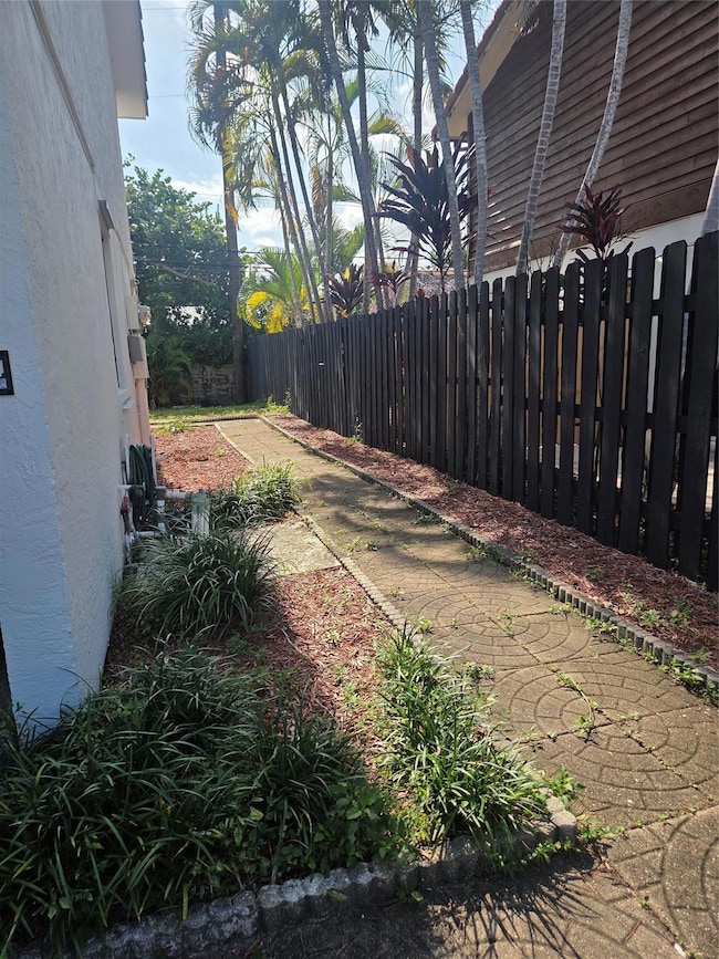 2530 NE 9th St unit 1, Fort Lauderdale, FL 33304 - photo 3