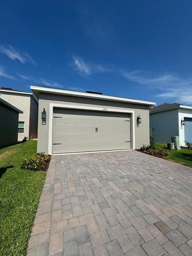 12832 Lavender Bloom Aly, Oakland, FL 34787 - photo 2
