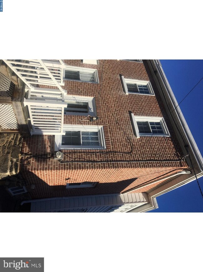 308 W Mowry St, Chester, PA 19013 - photo 5